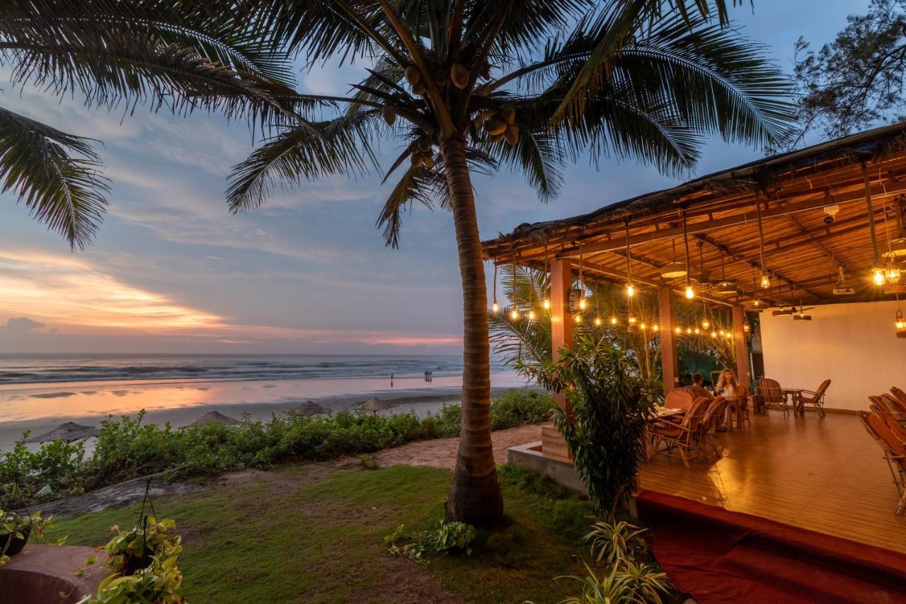 Amadi Beach Front Resort Mandrem Exterior photo