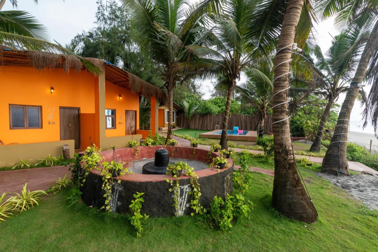 Amadi Beach Front Resort Mandrem Exterior photo