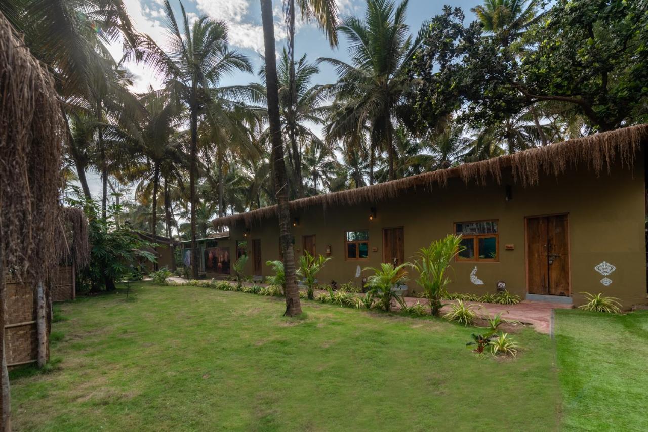 Amadi Beach Front Resort Mandrem Exterior photo