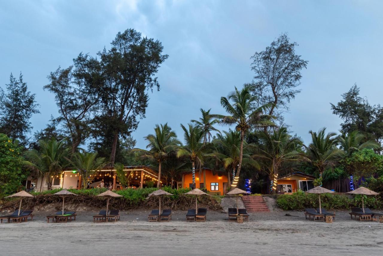 Amadi Beach Front Resort Mandrem Exterior photo