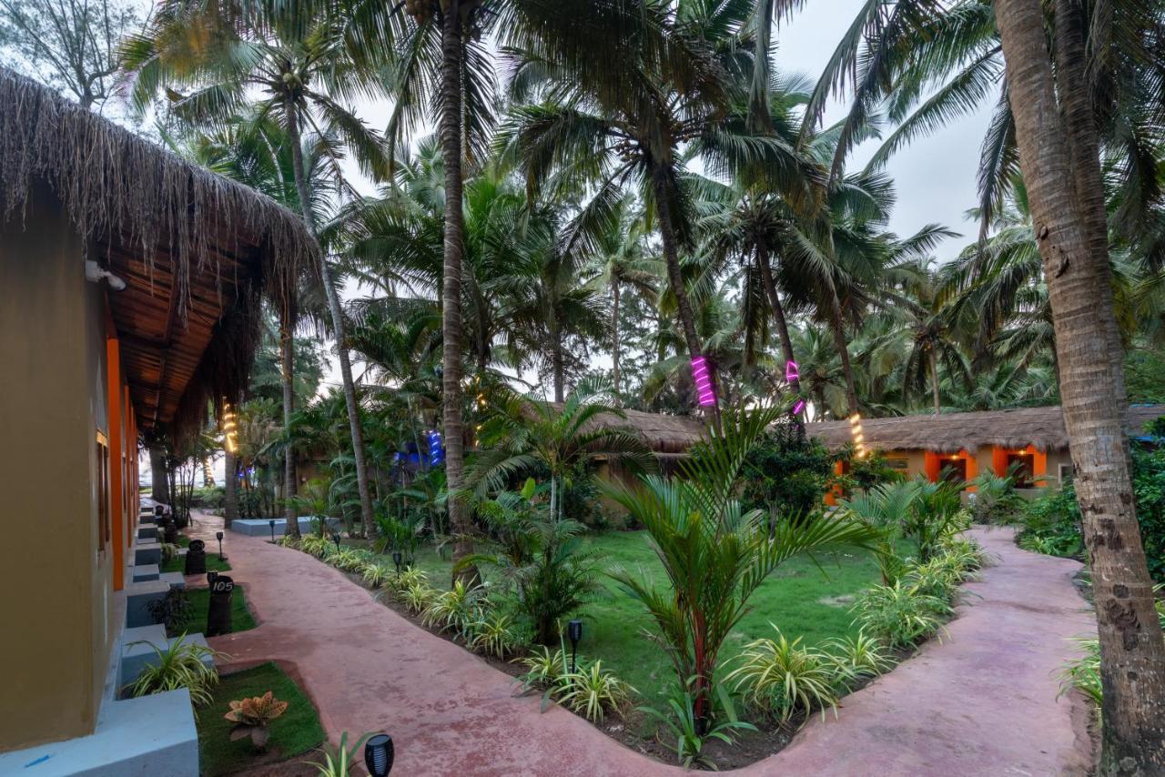 Amadi Beach Front Resort Mandrem Exterior photo