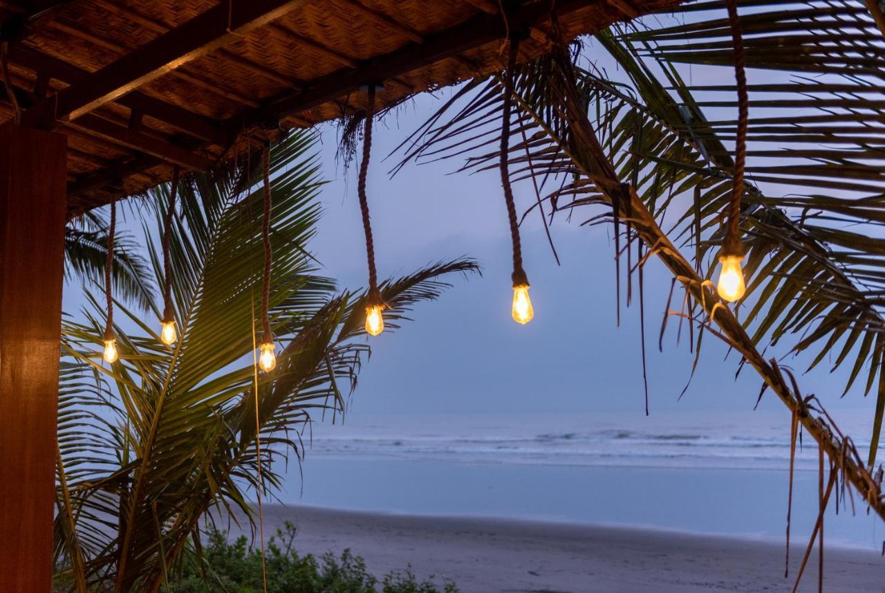 Amadi Beach Front Resort Mandrem Exterior photo