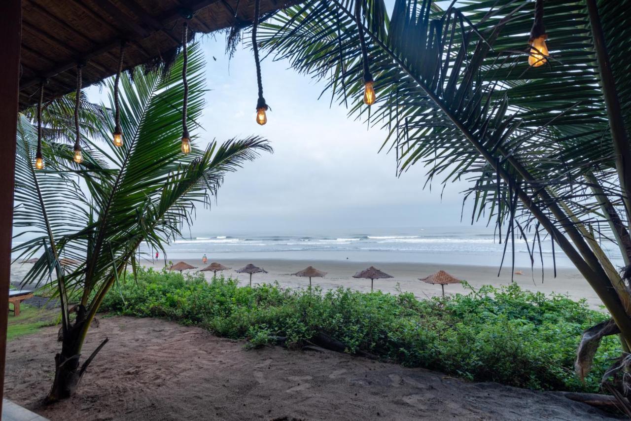 Amadi Beach Front Resort Mandrem Exterior photo