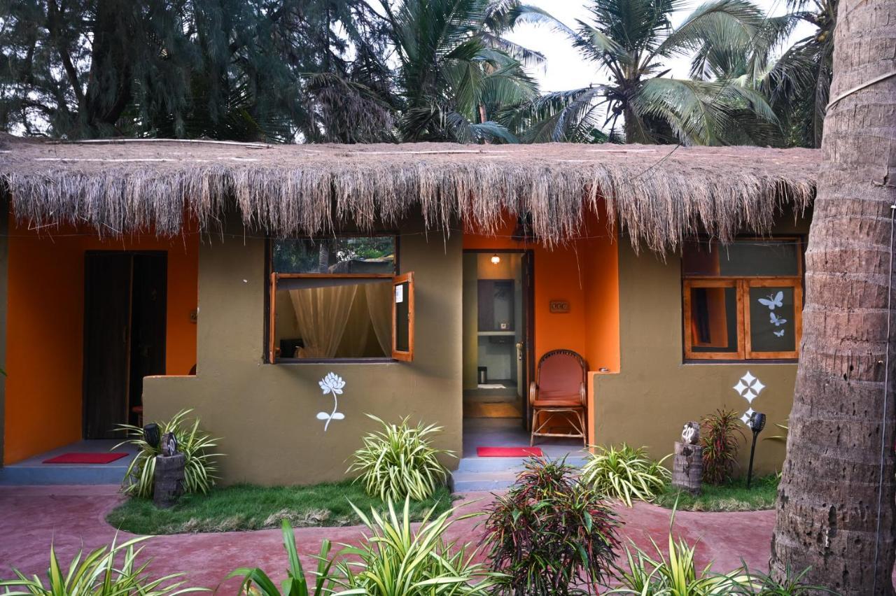 Amadi Beach Front Resort Mandrem Exterior photo