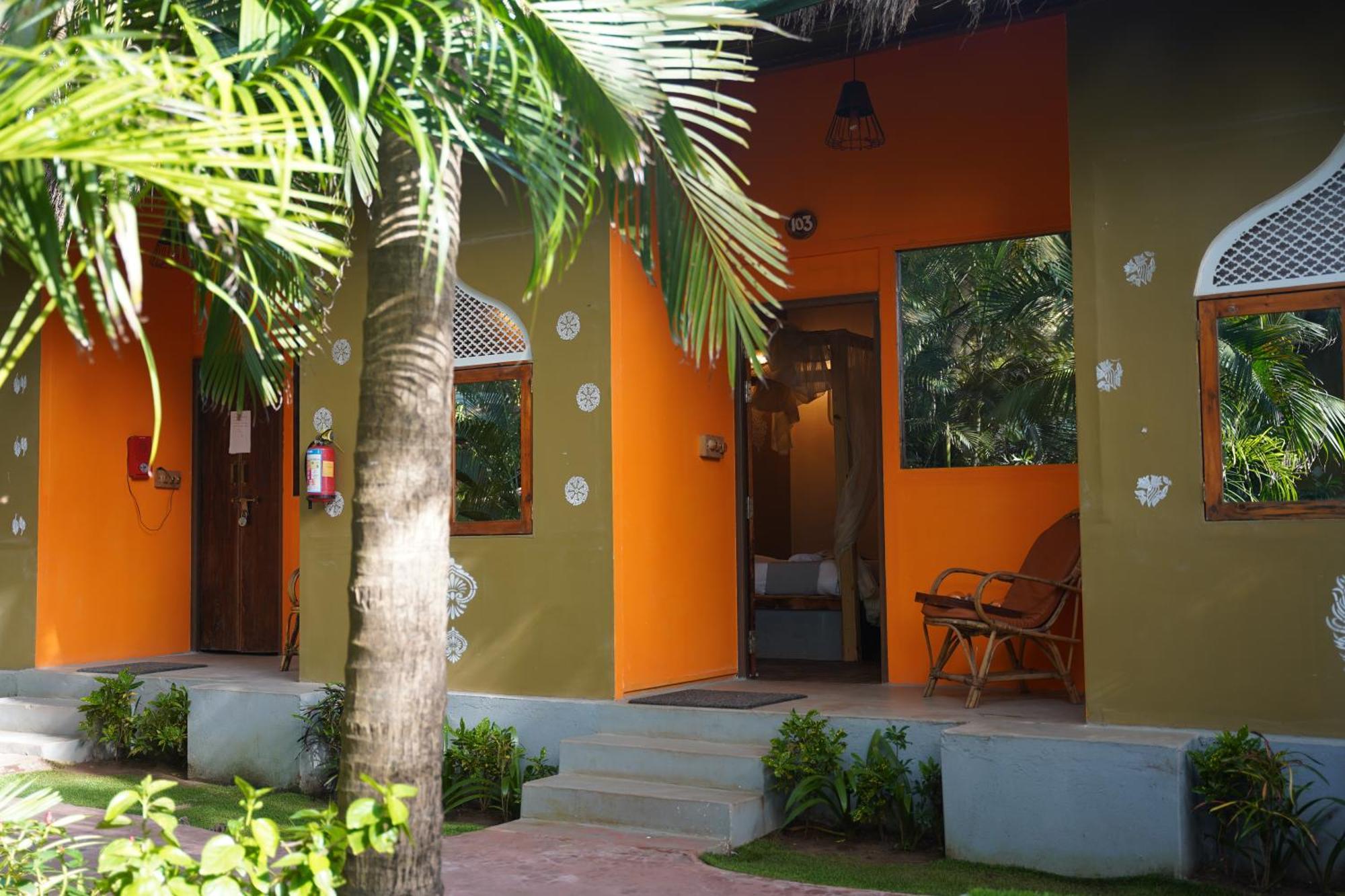 Amadi Beach Front Resort Mandrem Exterior photo