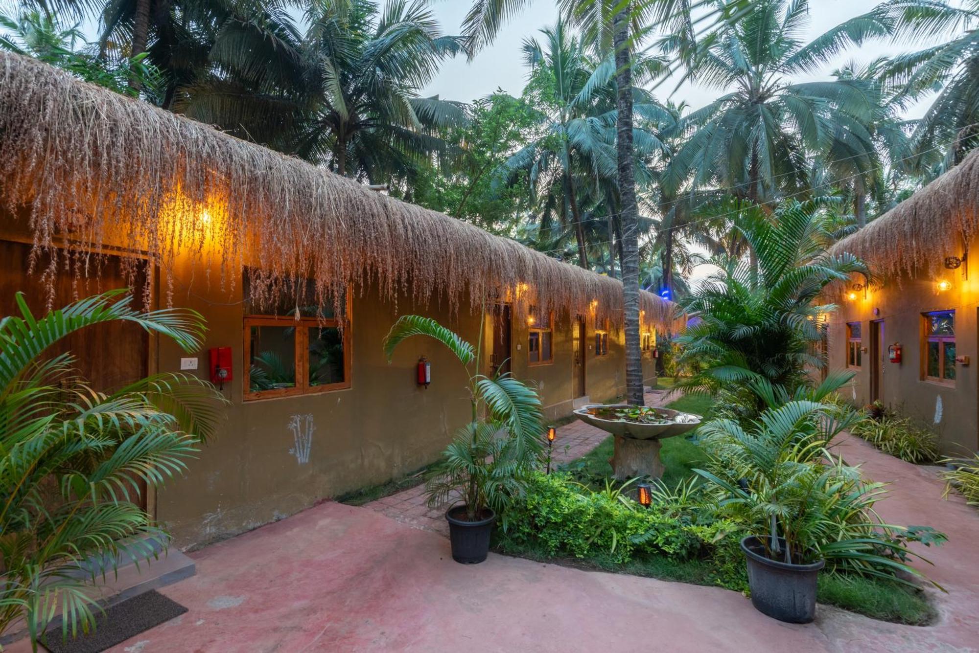 Amadi Beach Front Resort Mandrem Exterior photo