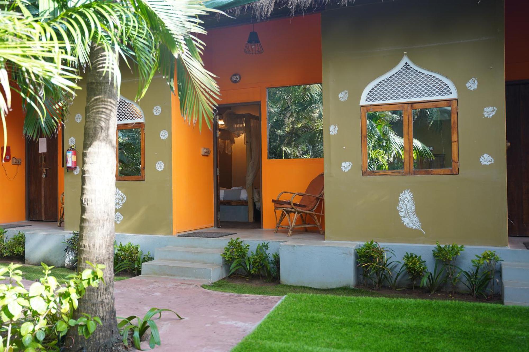 Amadi Beach Front Resort Mandrem Exterior photo