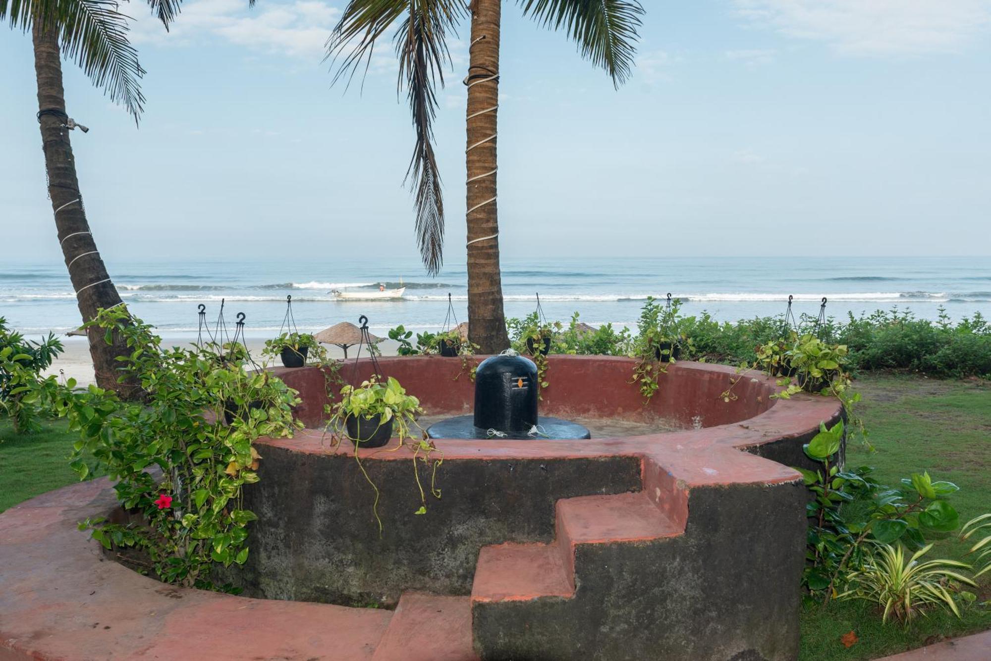 Amadi Beach Front Resort Mandrem Exterior photo