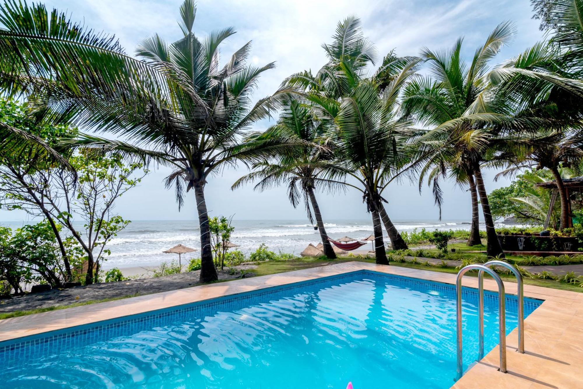 Amadi Beach Front Resort Mandrem Exterior photo