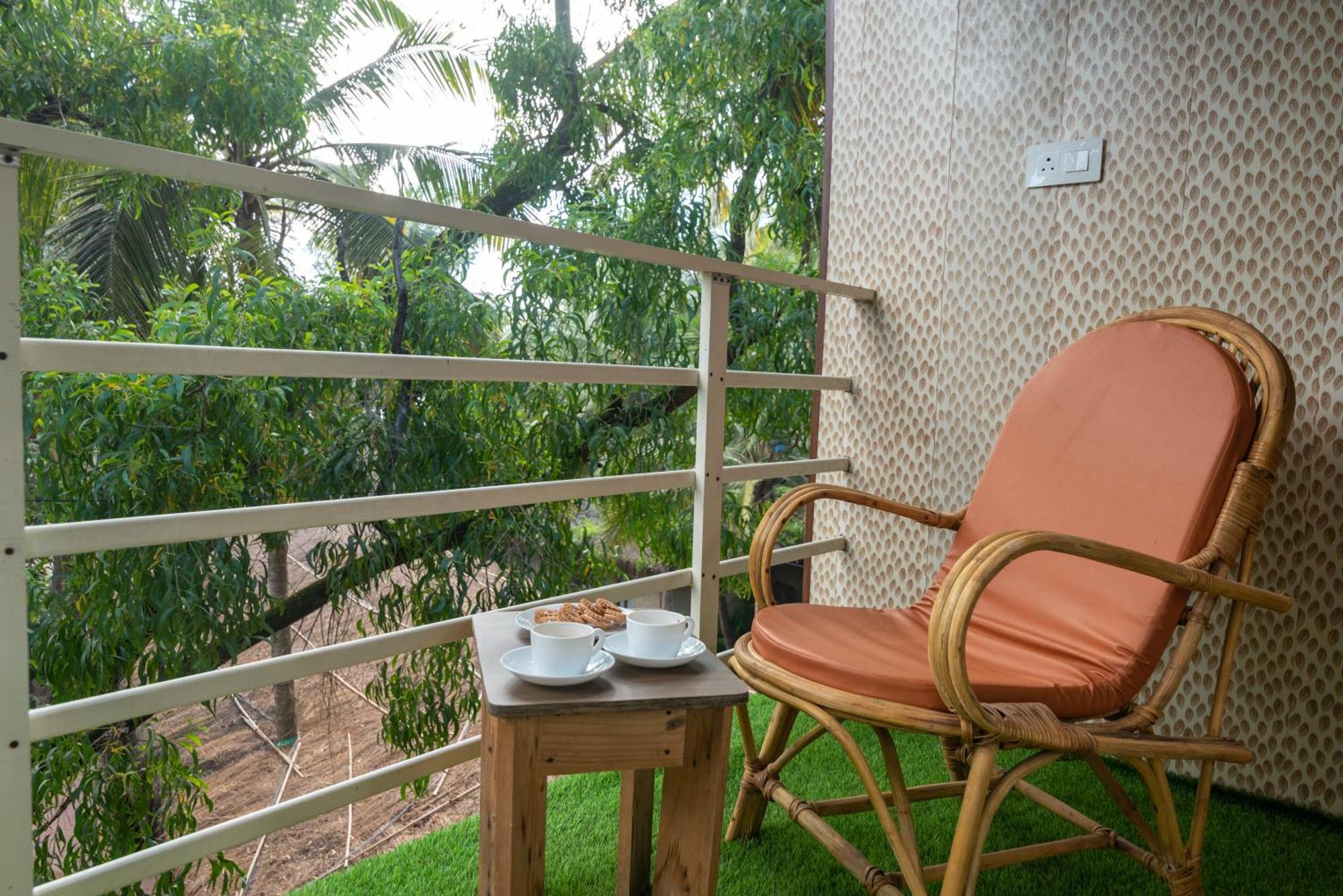 Amadi Beach Front Resort Mandrem Room photo